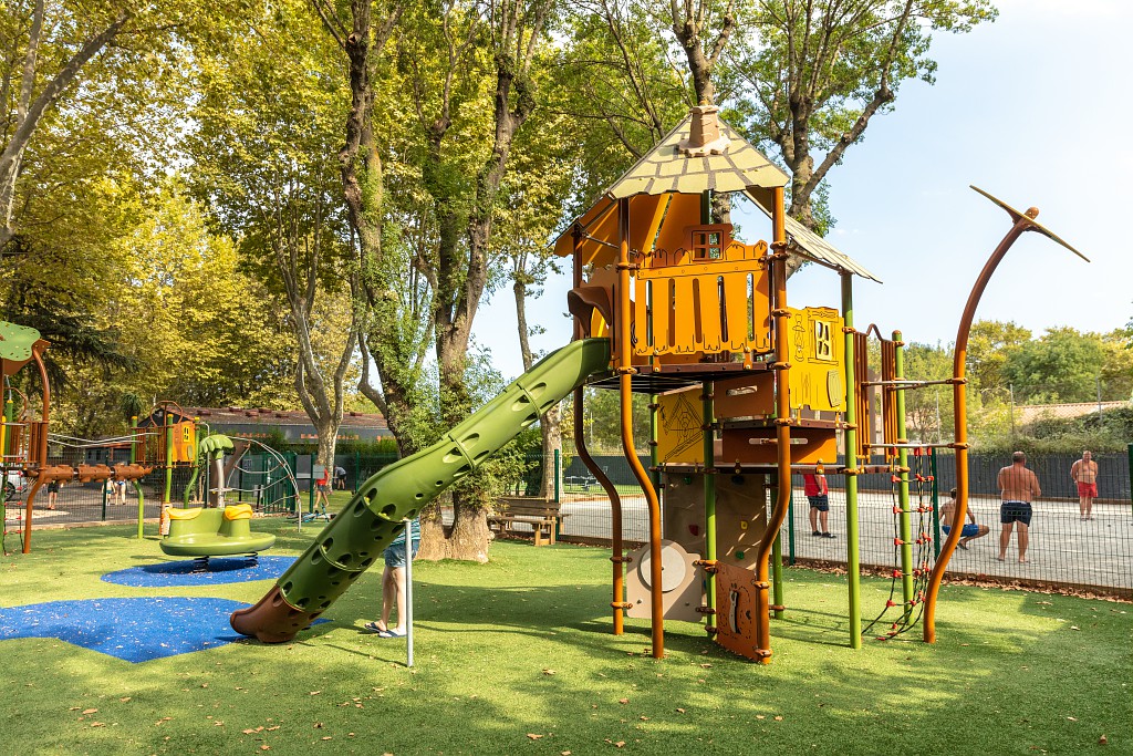 Nouvelle aire de jeux pour enfants au camping Argelès Sur Mer la Chapelle